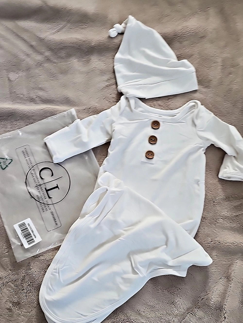 Caden Lane Bamboo Baby Knot Gown & Hat Set Baby 0-3M White